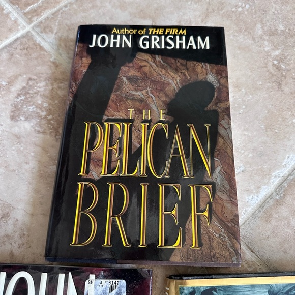 3 John Grisham Hardcover Books The Pelican Brief The Chamber The Runaway Jury - Picture 5 of 9